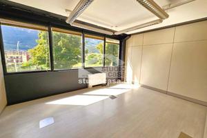 GRANDISSIMO E LUMINOSO UFFICIO PRONTO ALL'USO