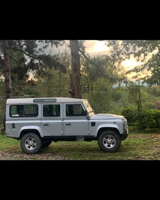 Land rover defender  110 td4