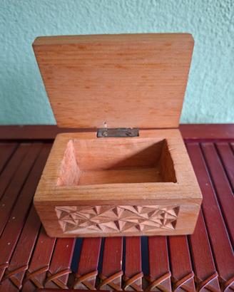 Piccola scatola in legno