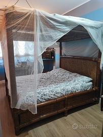 Letto a baldacchino 