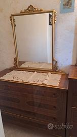 Mobile con cassettiera e specchiera