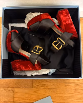 sandali Prada con tacco in velluto rosso