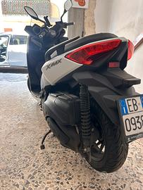 Yamaha X-Max 400