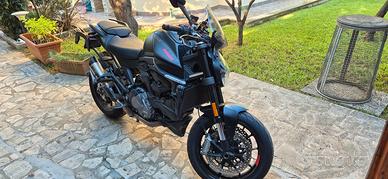 Ducati Monster 937  anno 2021 perfetta accessoriat
