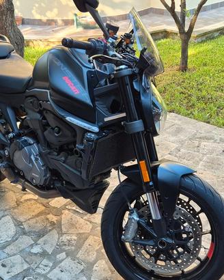 Ducati Monster 937  anno 2021 perfetta accessoriat