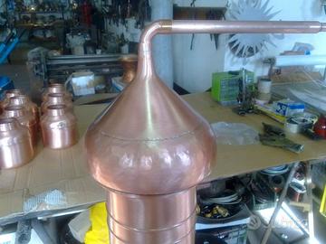 Alambicco distillatore da 75 lt. con colonna.