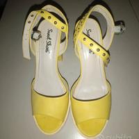 scarpe gialle