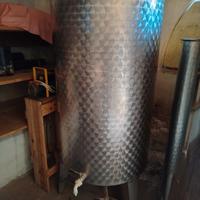 due recipienti per vino in acciaio inox da lt. 500