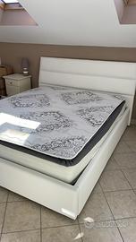 Letto matrimoniale con cassonetto