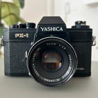 Fotocamera reflex vintage YASHICA FX-1 con 50mm