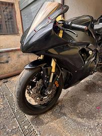Yamaha R1