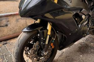 Yamaha R1