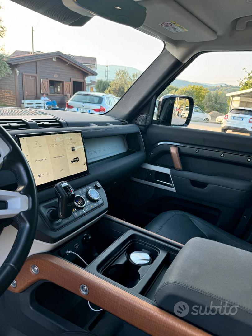 Land Rover Defender 2023 photo 4