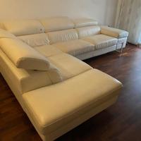Divano in pelle poltrone e sofa