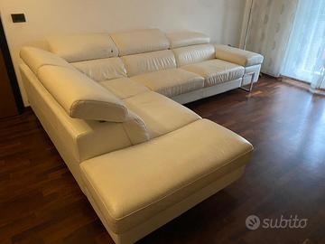 Divano in pelle poltrone e sofa