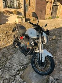 MOTO PATENTE A 