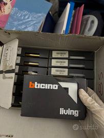 5 Placchette BTicino Living Bianche Nuove Imballat