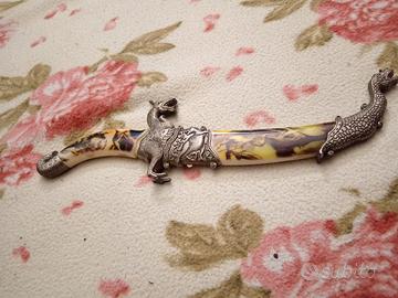 Coltello dragon molto raro per bellezza collezione