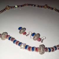 collana con orecchini