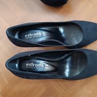 Scarpa col tacco nera n.37