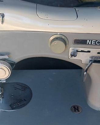 macchina da cucire Necchi