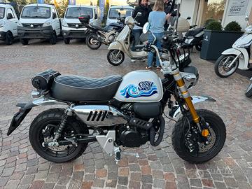 TNT Good Vibes 125 (la Honda Monkey per 2 persone)