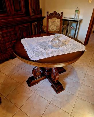 tavolo rotondo  include quattro sedie