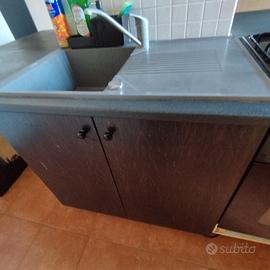 Lavello con sgocciolatoio