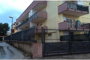 Bari-ceglie del campo libero loc.comm. 220 mq. c.c