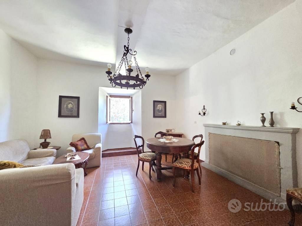 Villa di 631 m² con più di 5 locali e box auto dop - Vista 3