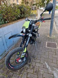 Motard fantic motor 50 cc 2021