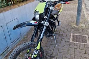 Motard fantic motor 50 cc 2021