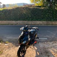 Aprilia sr