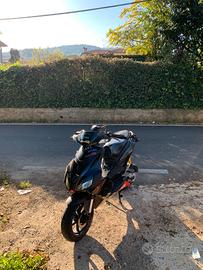 Aprilia sr