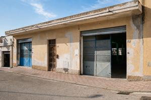 Cagliari Viale Ciusa - Locale + Abitazione