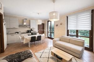 3 LOCALI CON GRANDE GIARDINO PRIVATO E BOX - VIA M