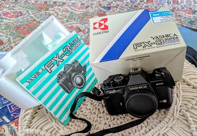 YASHICA FX-3 Super 2000 + Ottica Zeiss Planar