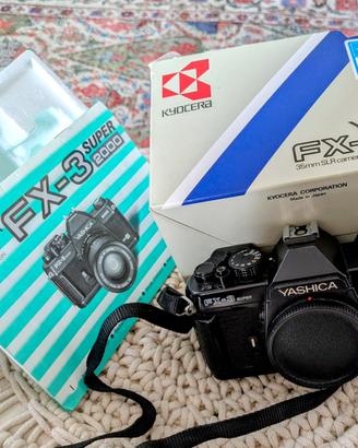 YASHICA FX-3 Super 2000 + Ottica Zeiss Planar