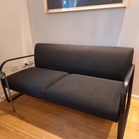 divano arper arcos minimalista nero 2 posti 