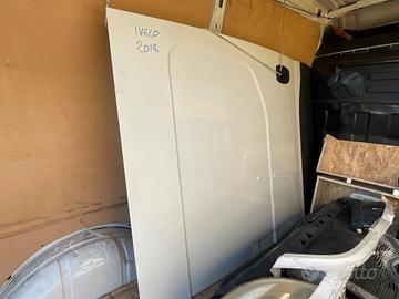 PORTA LATERALE DESTRA COMPLETA IVECO DAILY 2018