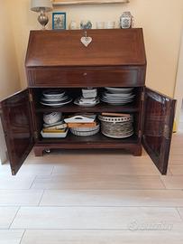 Antico scrittoio inglese con ribaltina