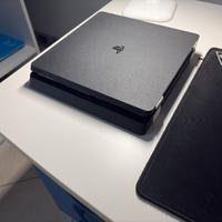 PS4 Slim 500GB + 4 Giochi
