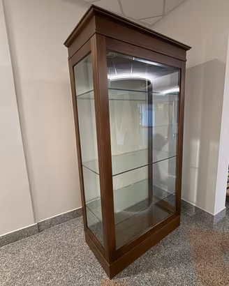 2 vetrinette in legno con illuminazione interna