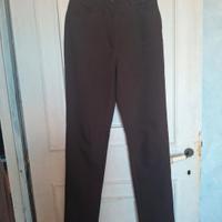 Pantaloni di colore marrone marca Sisley