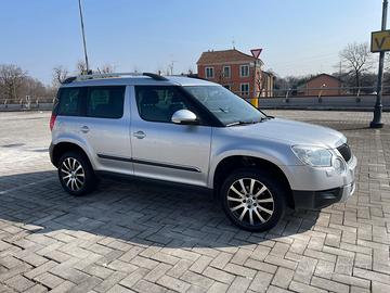 Skoda Yeti 1.2 TSI GANCIO TRAINO UNI.PRO 12 MESI G