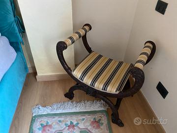 Poltroncina antica stile impero – Legno intagliato