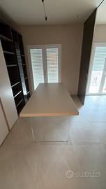 Scrivania LAGO AIR desk, colore top Mandorla.
