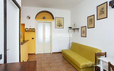 2 LOCALI PIANO ALTO