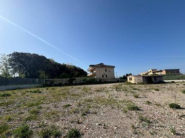 Terreno di 2000 m² a Giugliano in Campania