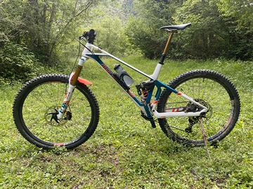 Mondraker superfoxy r fox